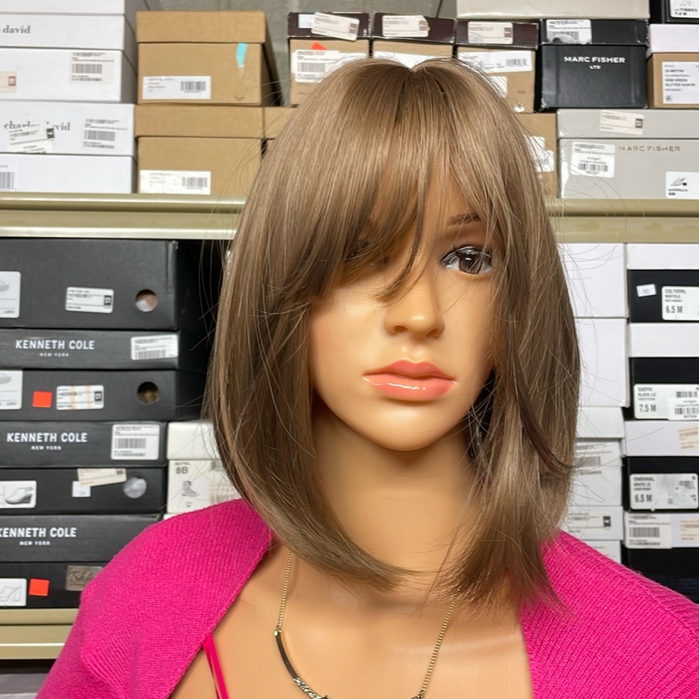 NWT 11” light brown wig soft luxe wig with bangs pure milk tea brown bob wig
